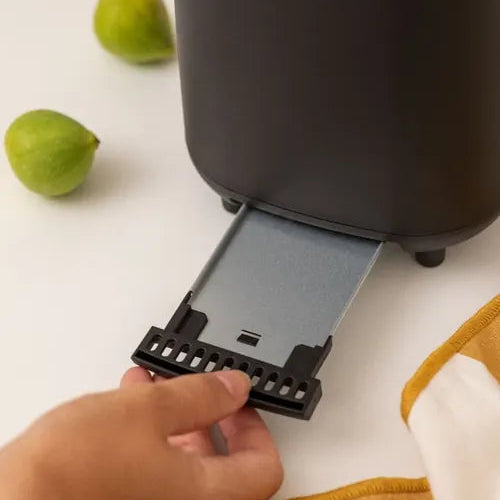 CREATE black toaster with removable crumb tray for easy cleaning