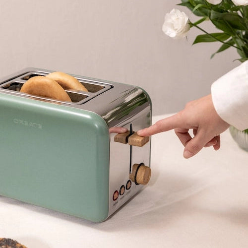 CREATE sage retro toaster with hand adjusting browning control knob
